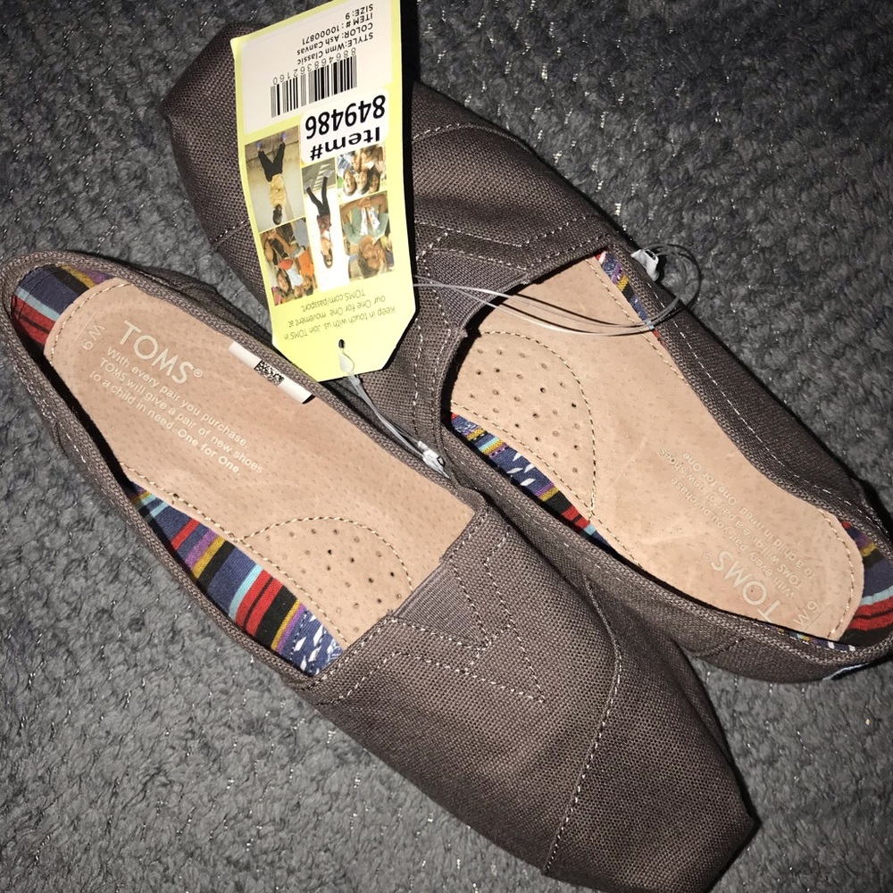 Brand New Toms!